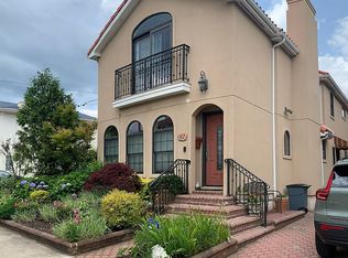 67 Queens Ave, Atlantic Beach, NY 11509
