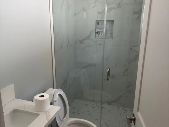 16614 Nordhoff St, North Hills, CA 91343