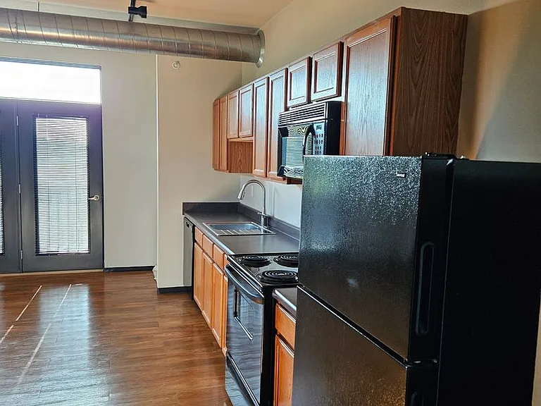 1629 E Michigan Ave — Photo 12