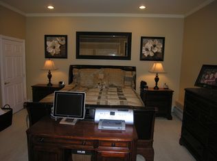 28 Castleton Ave, Somerset, NJ 08873