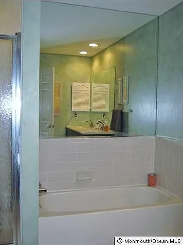 1077 Roseberry Ct — Photo 12