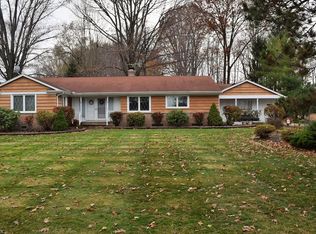 1064 Som Center Rd, Mayfield Heights, OH 44124