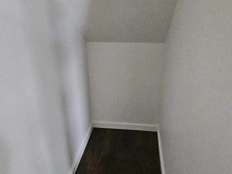 402 Par Ave — Photo 2