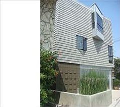 1st image of 609 N Valley Dr