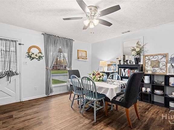 3rd image of 373 Sandpiper Road