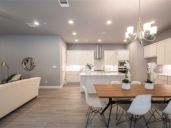 4th image of 105 Mexican Olive Dr