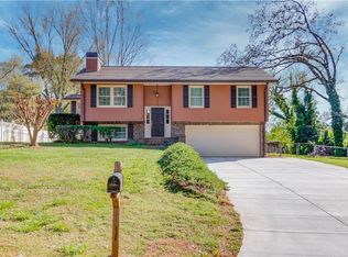 6319 Laurelwood Trl, Flowery Branch, GA 30542