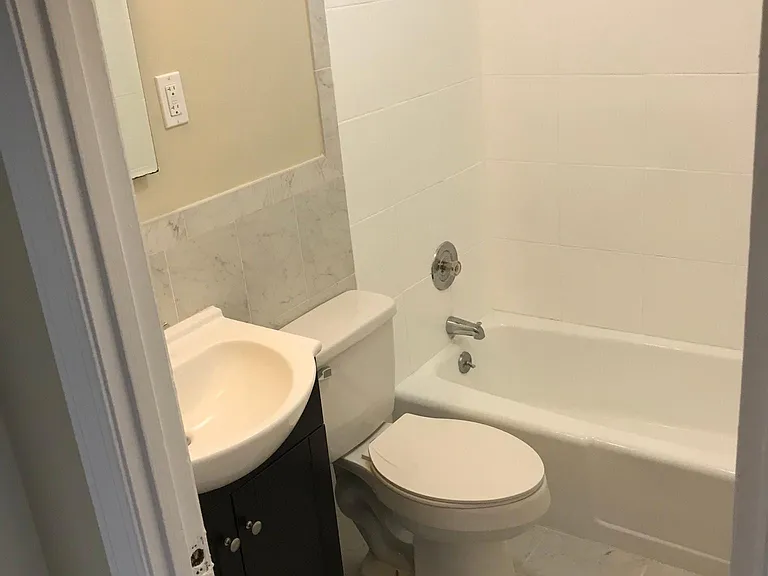 36 Burlington Ave #22 — Photo 2