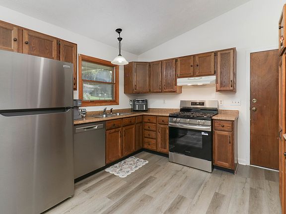 4th image of 1 Timber View Dr