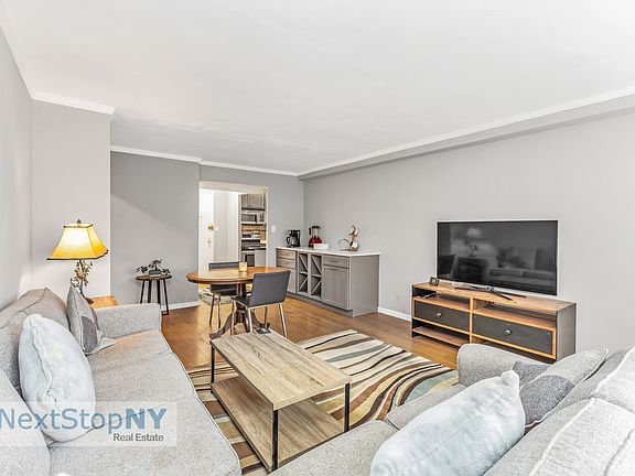 4th image of 209 E 56th St APT 10E