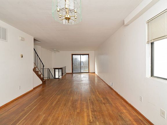 5th image of 23 Stobe Ave