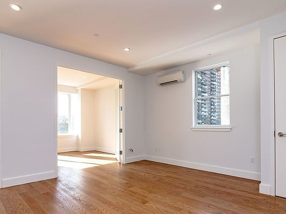5th image of 59 Montrose Ave #4N