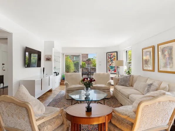 100 West 57th Street image 3 of 13