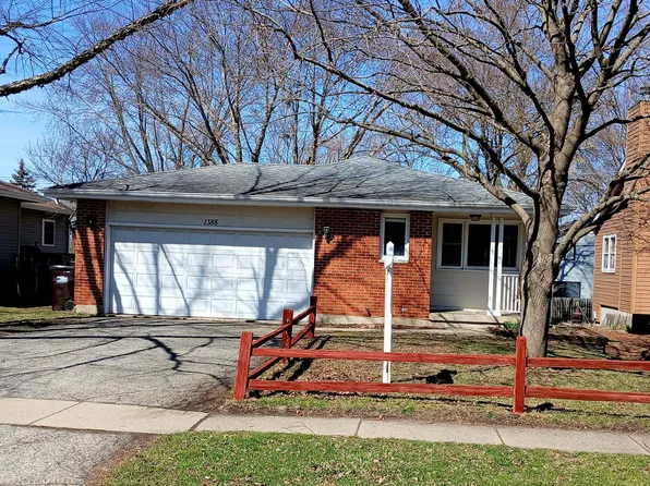 1388 Gardina Vis, Crystal Lake, IL 60014