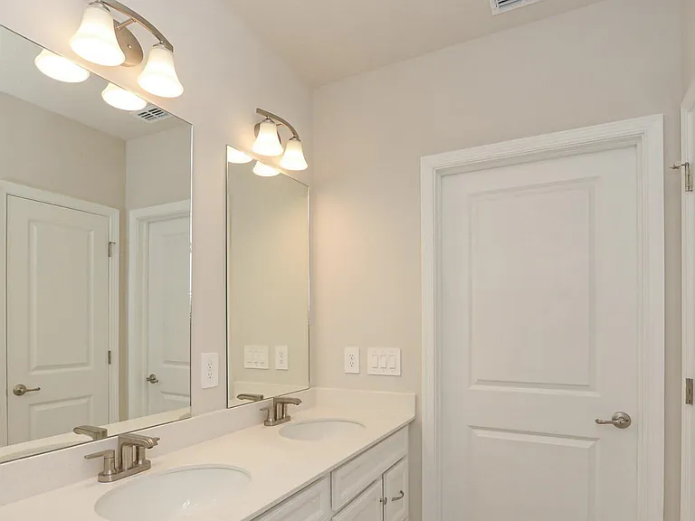 9611 SW Libertas Way — Photo 14