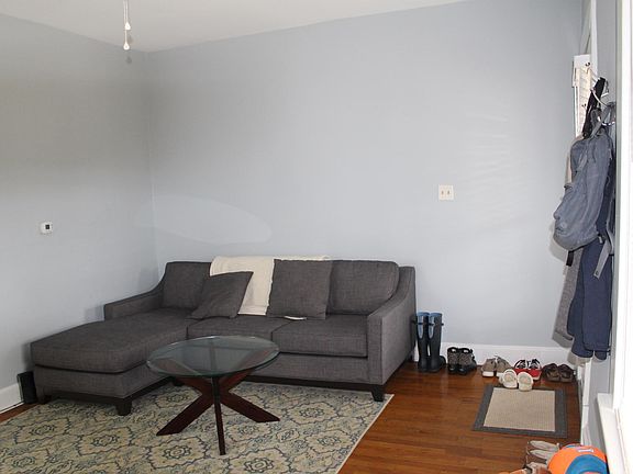Entryway/Living Room