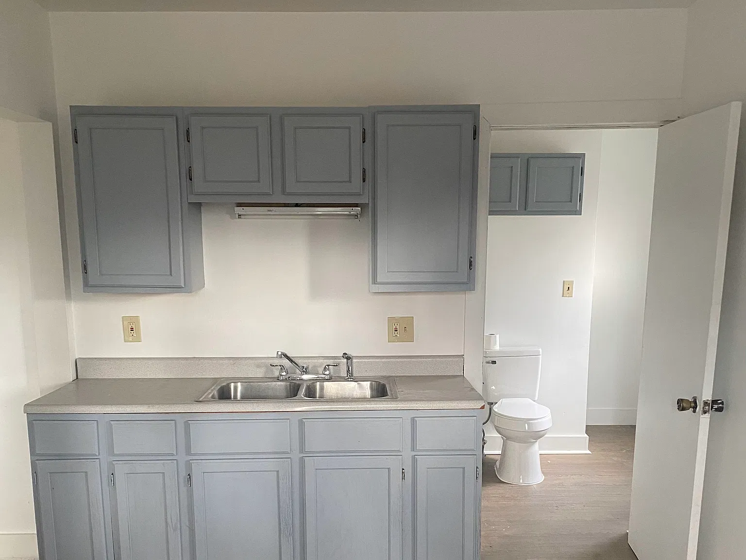 2 bed, 1300 sqft, $1,000 — Photo 3