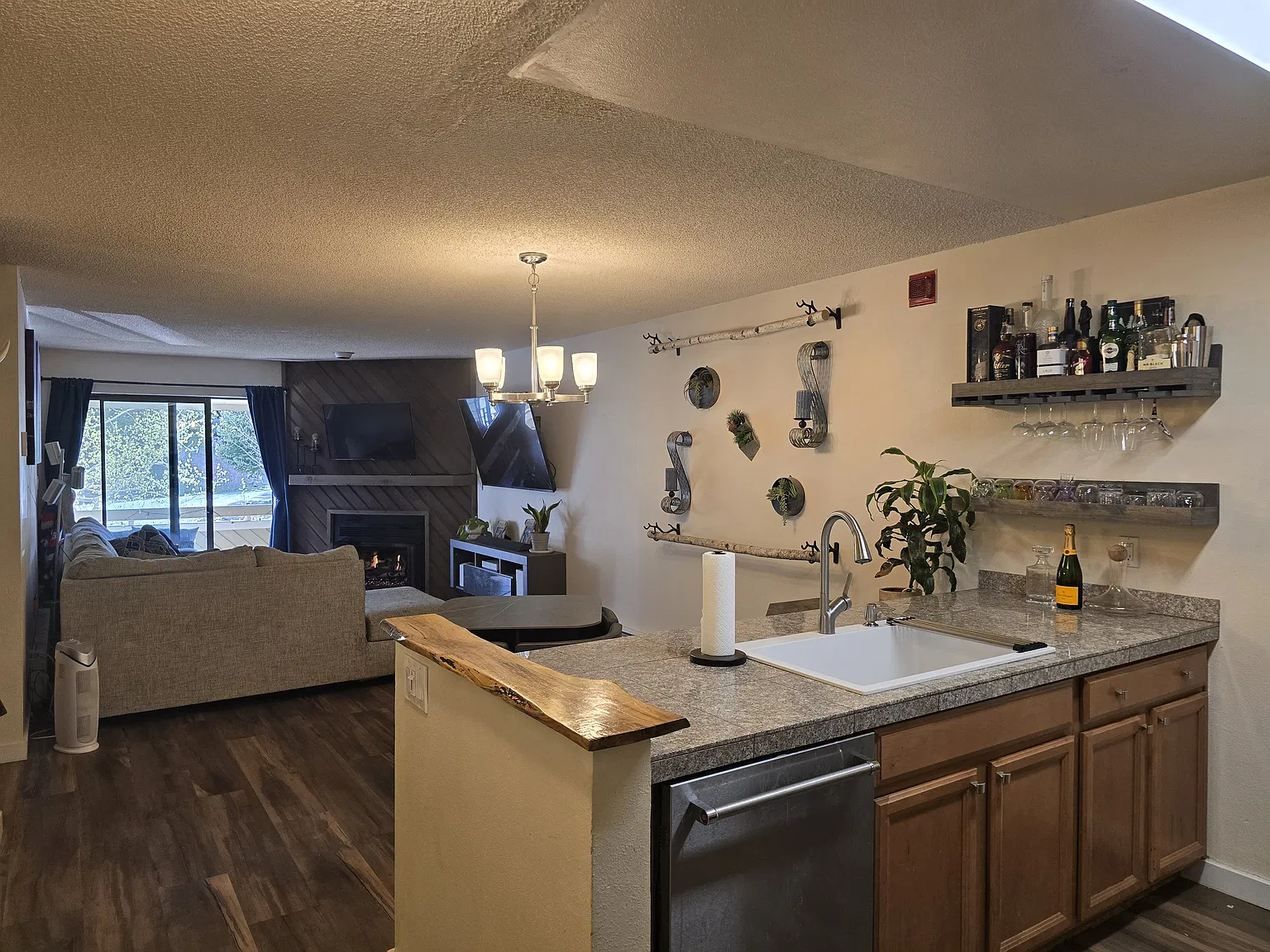 2 bed, 861 sqft, $6,000 — Photo 3