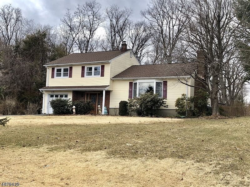 1st image of 115 Castlewood Trl