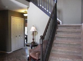 603 Kent Ln, White Lake, MI