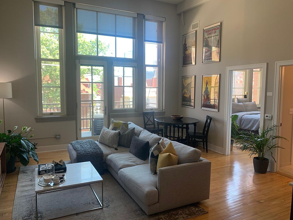 1st image of 309-4525 N Kenmore Ave