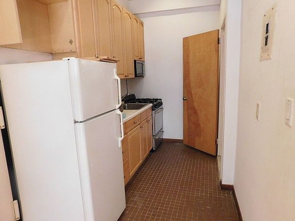 5th image of 1252 Lexington Ave #4D
