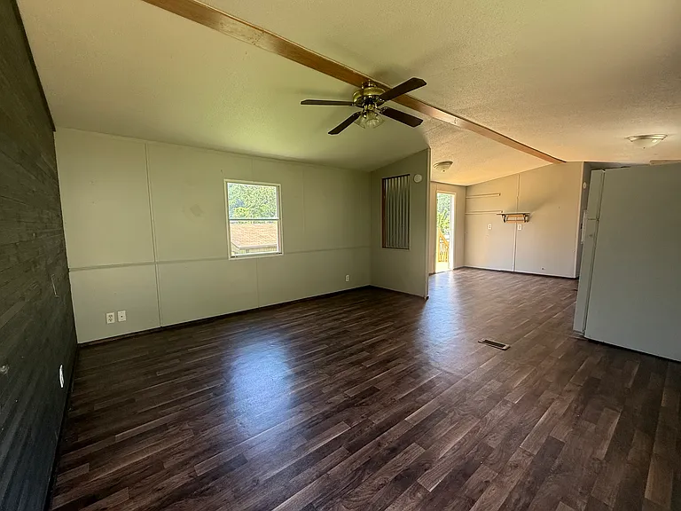 220 Thor Ln — Photo 6