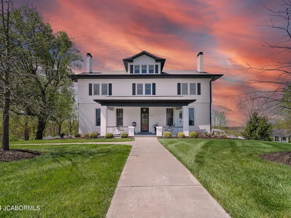 1302 Moreau Dr, Jefferson City, MO 65101