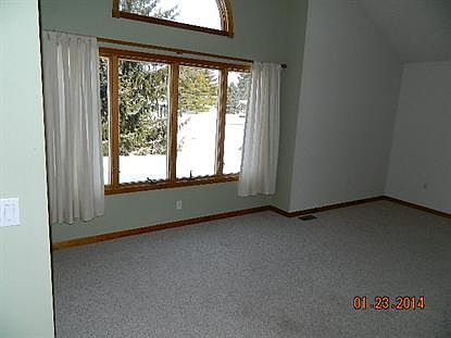 2nd image of 895 Hollywood