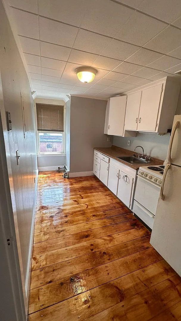 57 Broad St — Photo 2
