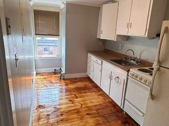 2nd image of 57 Broad St #6