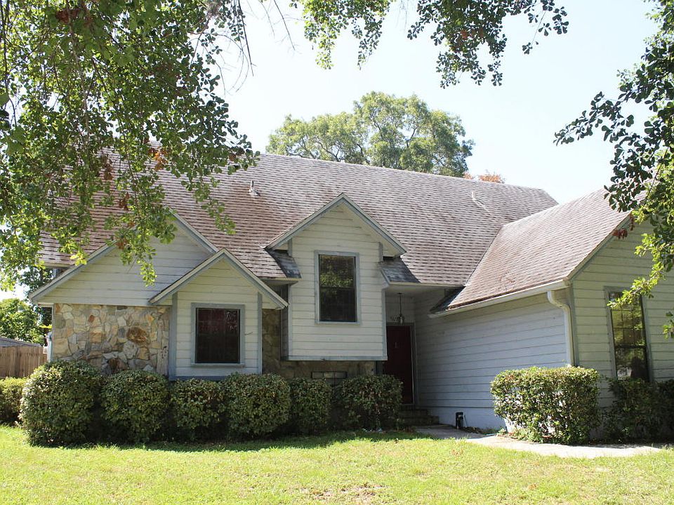 1st image of 969 Lakeridge Dr