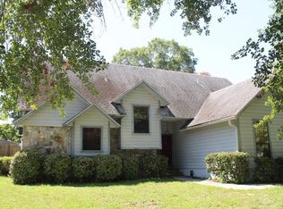 969 Lakeridge Dr, Orange Park, FL 32065