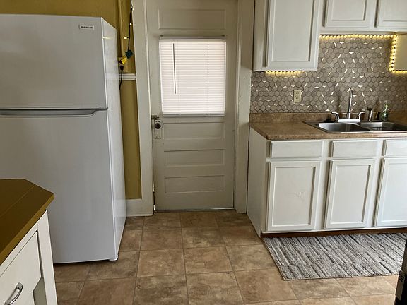 5th image of 227 E Topeka Ave