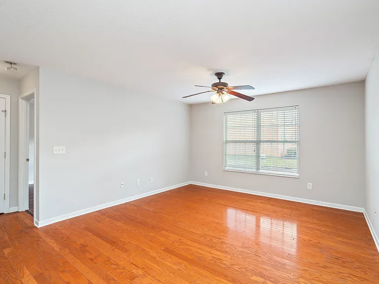 1707 Maple View Way — Photo 1