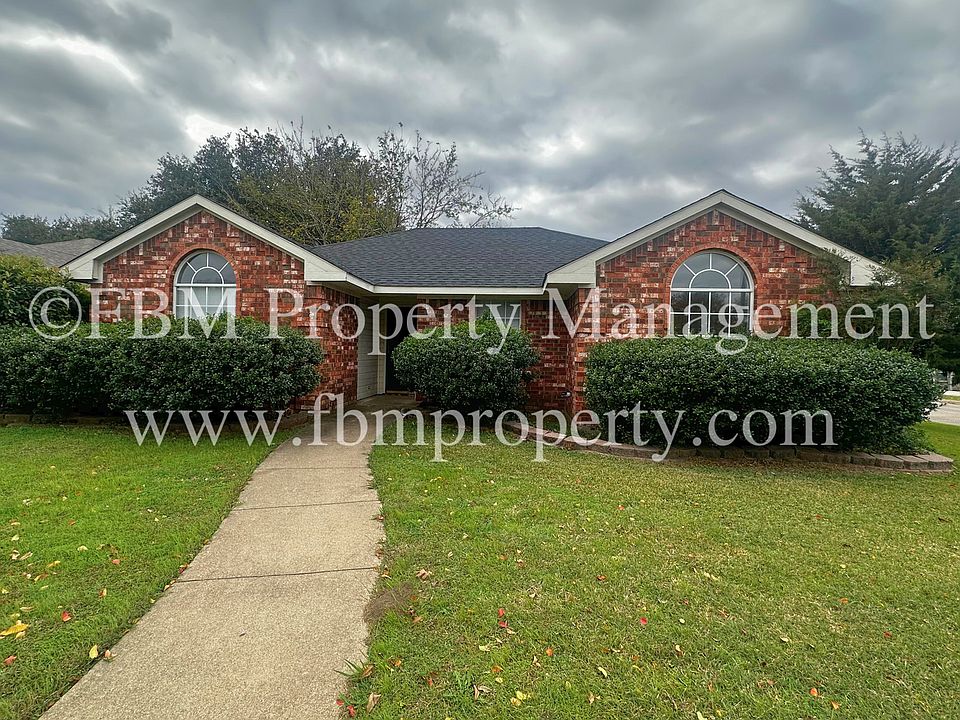 1st image of 801 Oak Dr