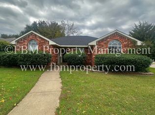 801 Oak Dr, Ennis, TX 75119