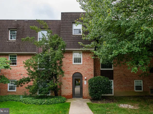 4000 Gypsy Ln Unit 215A2, Philadelphia, PA 19129