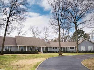 833 Racetrack Rd, Benton, AR 72019
