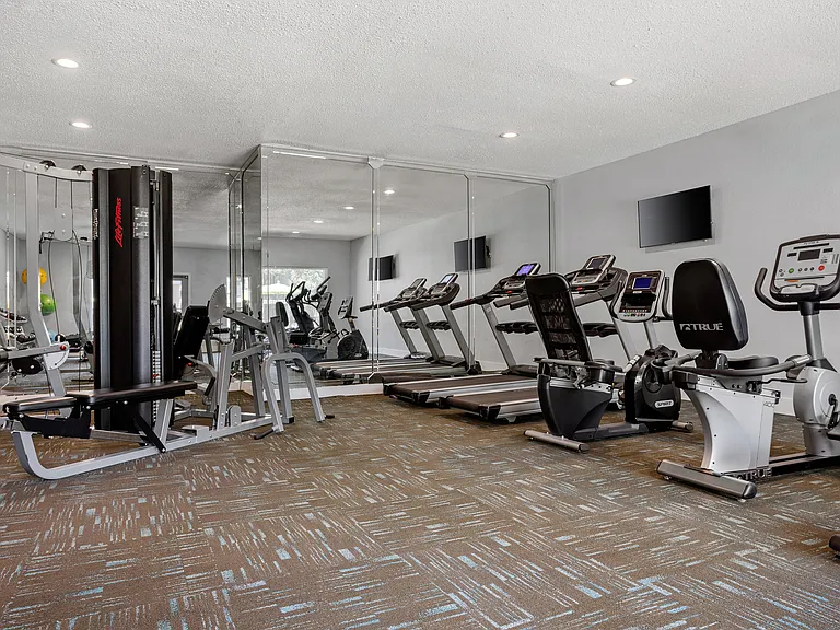 C242740_WimbeldonOaks_FitnessCenter2_02