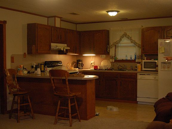4th image of 519 Broussard Ln