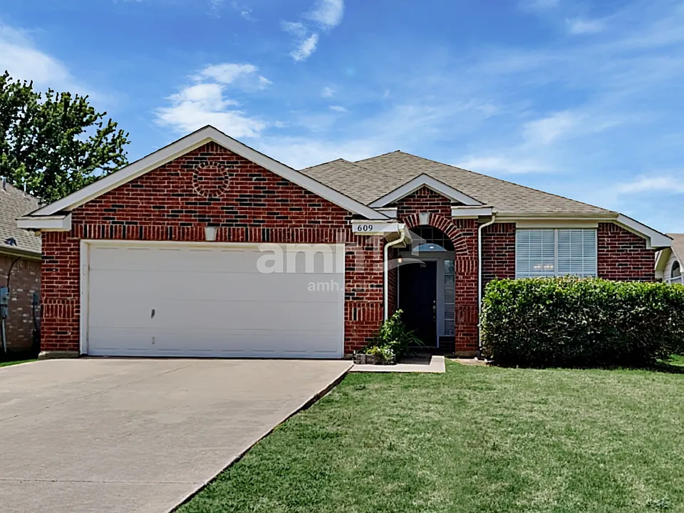 609 Crystal Brook Dr
