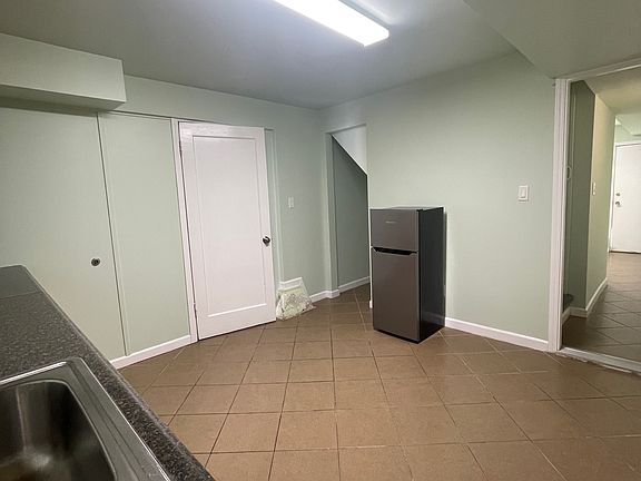4th image of 369 Accacia St