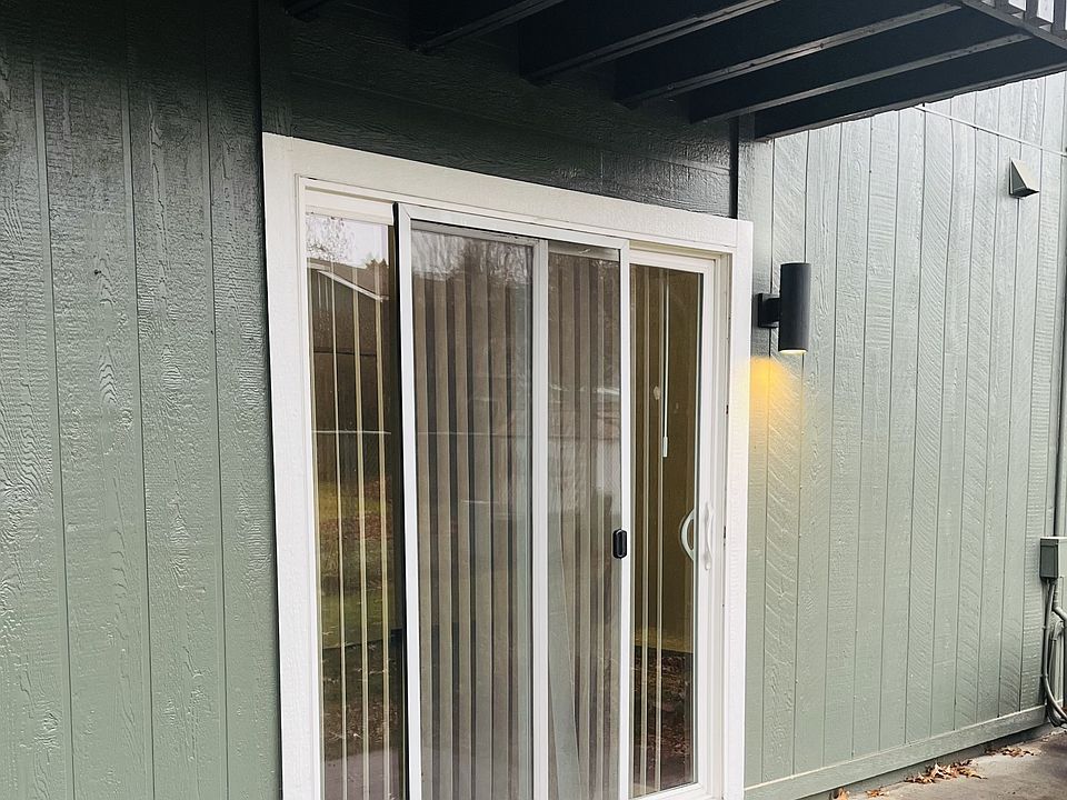 1st image of 2324 Hood Ave #10
