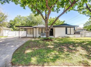 400 W Bluff St, Granbury, TX 76048