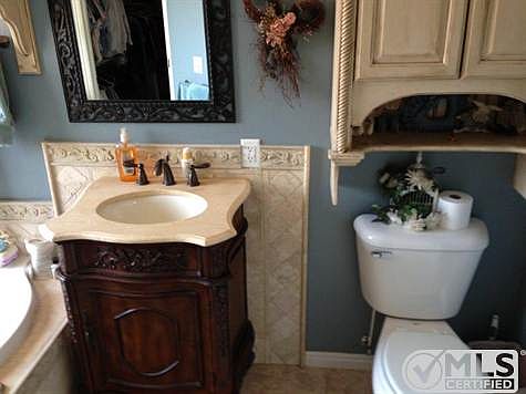 3rd image of 2870 S Bloomington Hills Dr