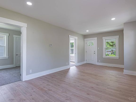 5th image of 2125 Winton St