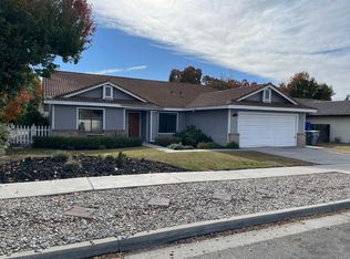 2586 Barstow Ave, Clovis, CA 93611