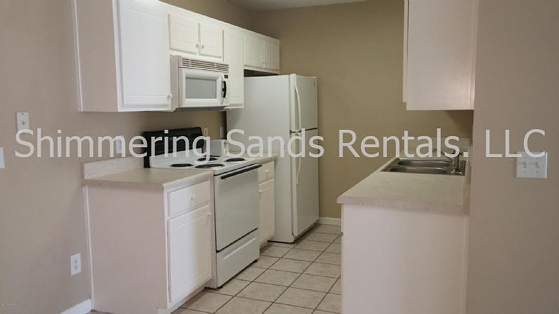 2nd image of 2204 Laurie Ave