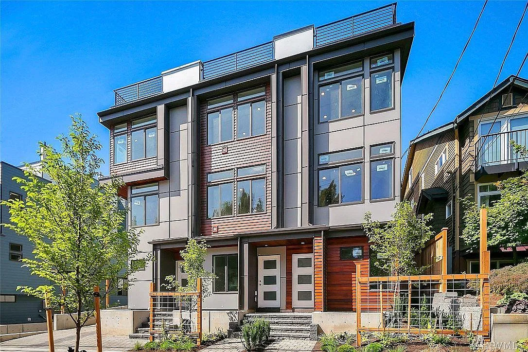 4307 Linden Ave N — Photo 1